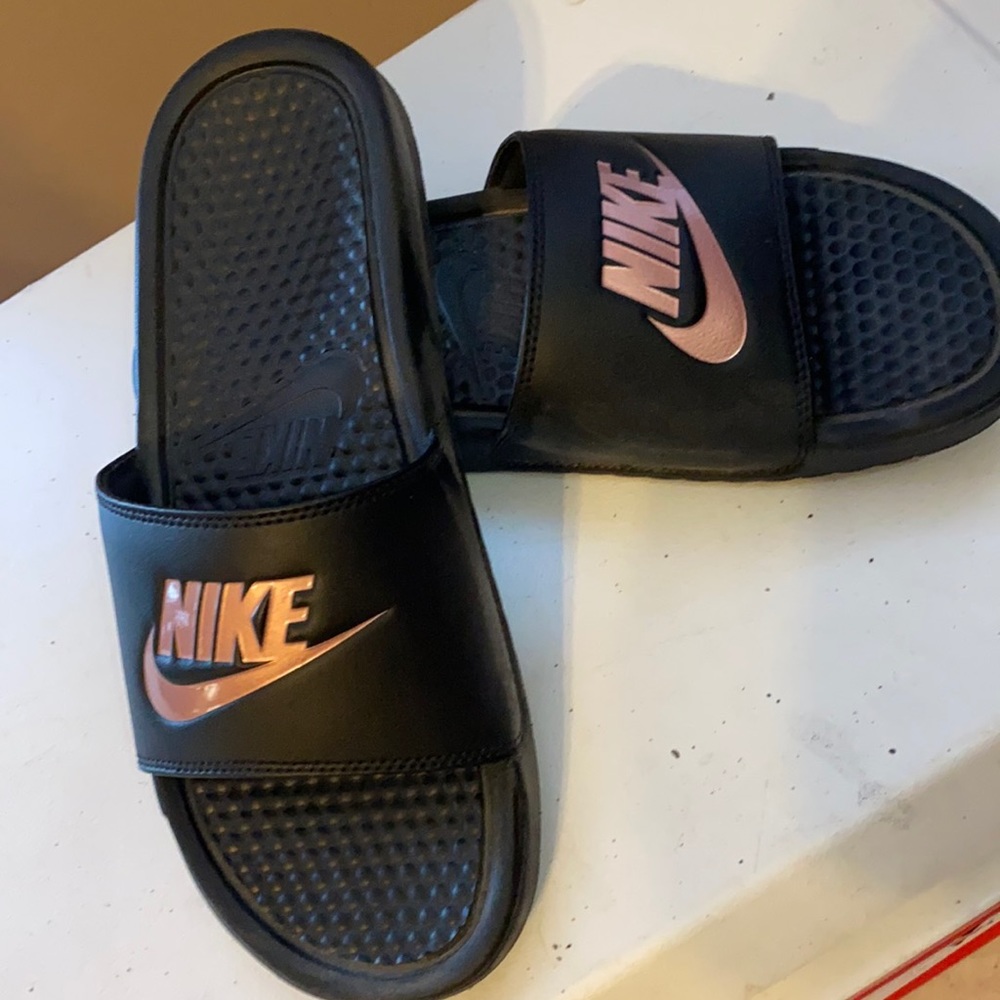 Nike women’s slide on sandals